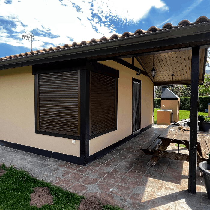 Pintura de exterior, Pinturas Jony